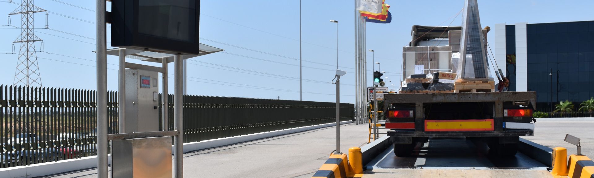 Automatic barrier and weighing system