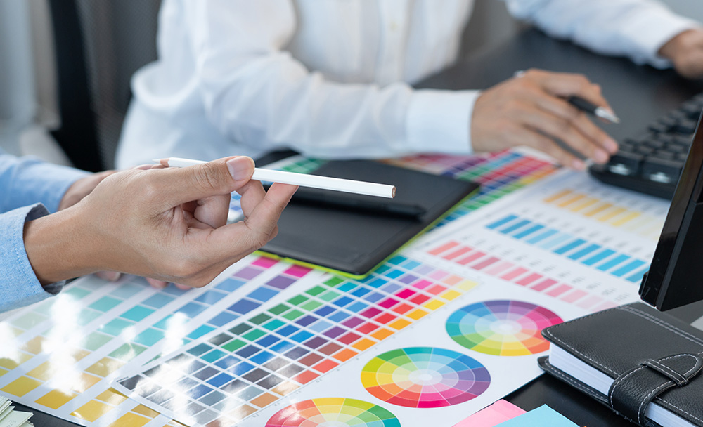 Colores que potencian la productividad en espacios de trabajo